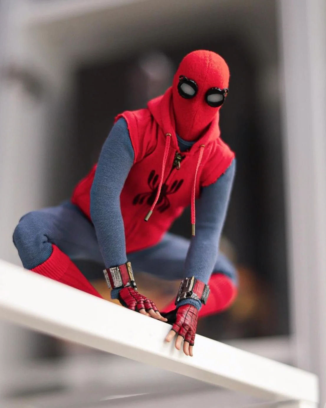 Hot toys MMS552 Spiderman Far From Home Spiderman Homemade Suit - Image 4